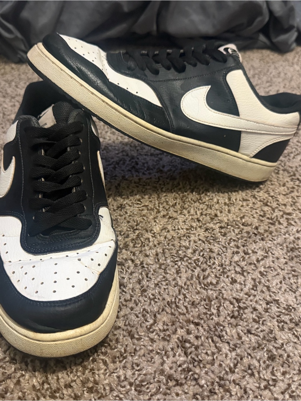 Nike Men’s Black and White Low-Top Sneakers with Cream Midsole